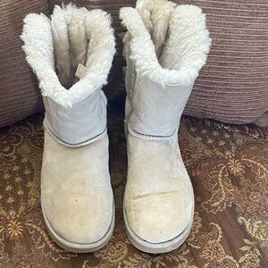 UGG Women's Cream Shearling Winter Boots